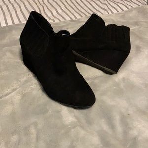 Super cute, heeled boots